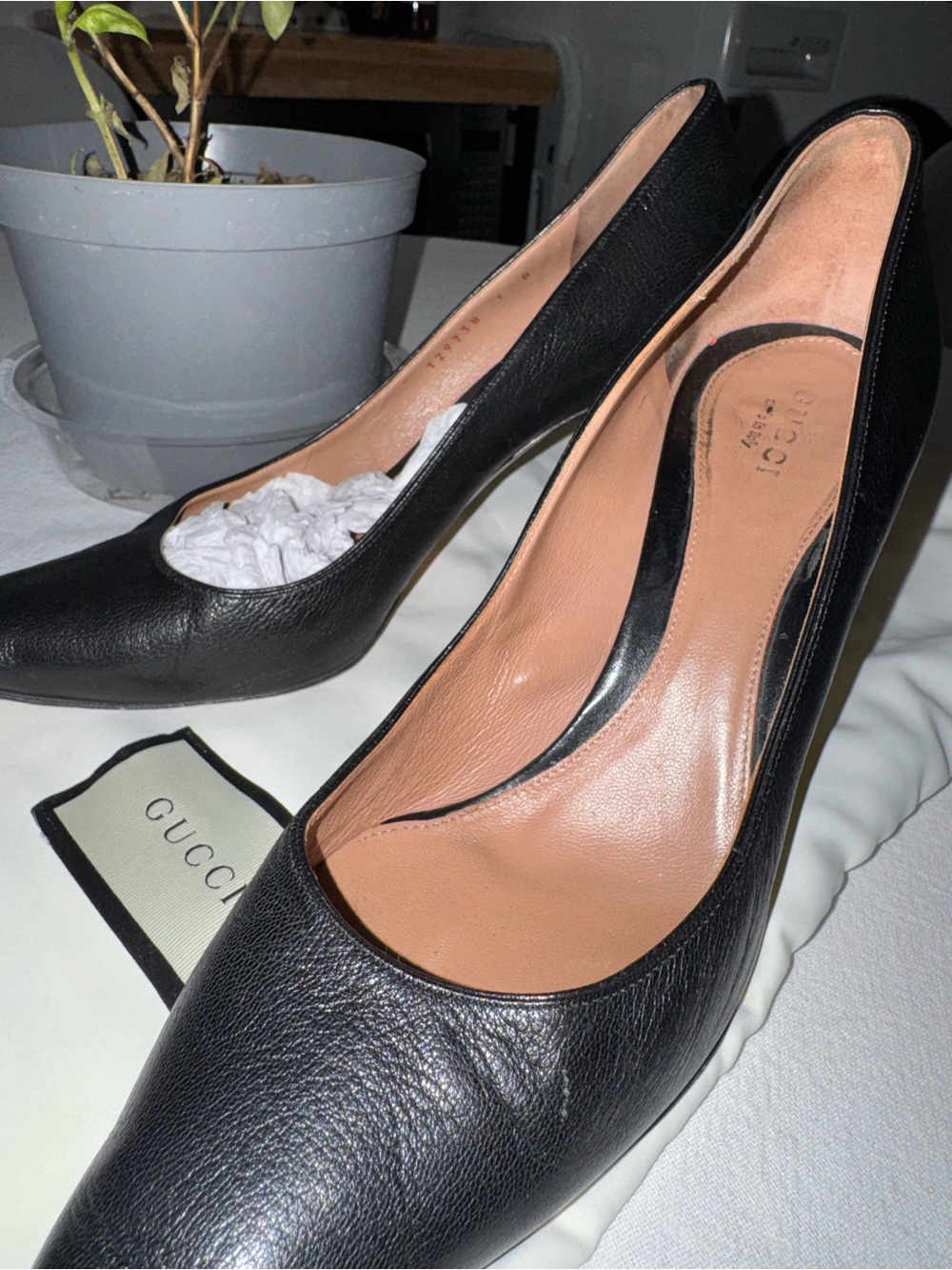 Vintage Gucci Black Leather Almond Toe Pumps Heels | Made in Italy | Size 7 B